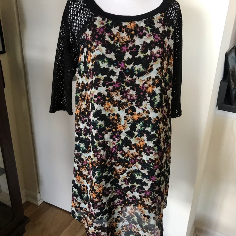 Ladies Dress - Picture 4 of 8